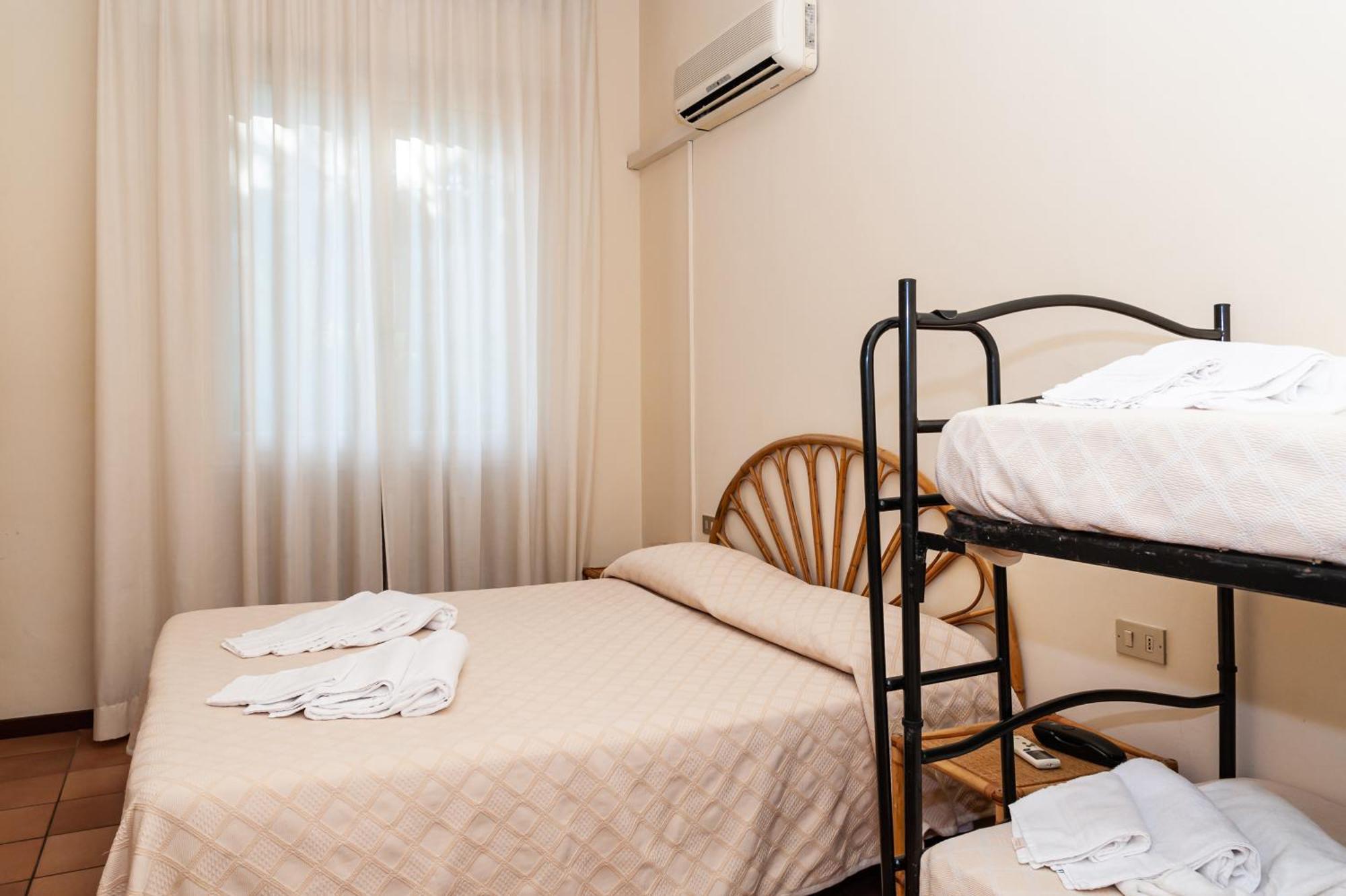 Hotel Trionfal - Fronte Mare - Vicinissimi Al Centro Milano Marittima