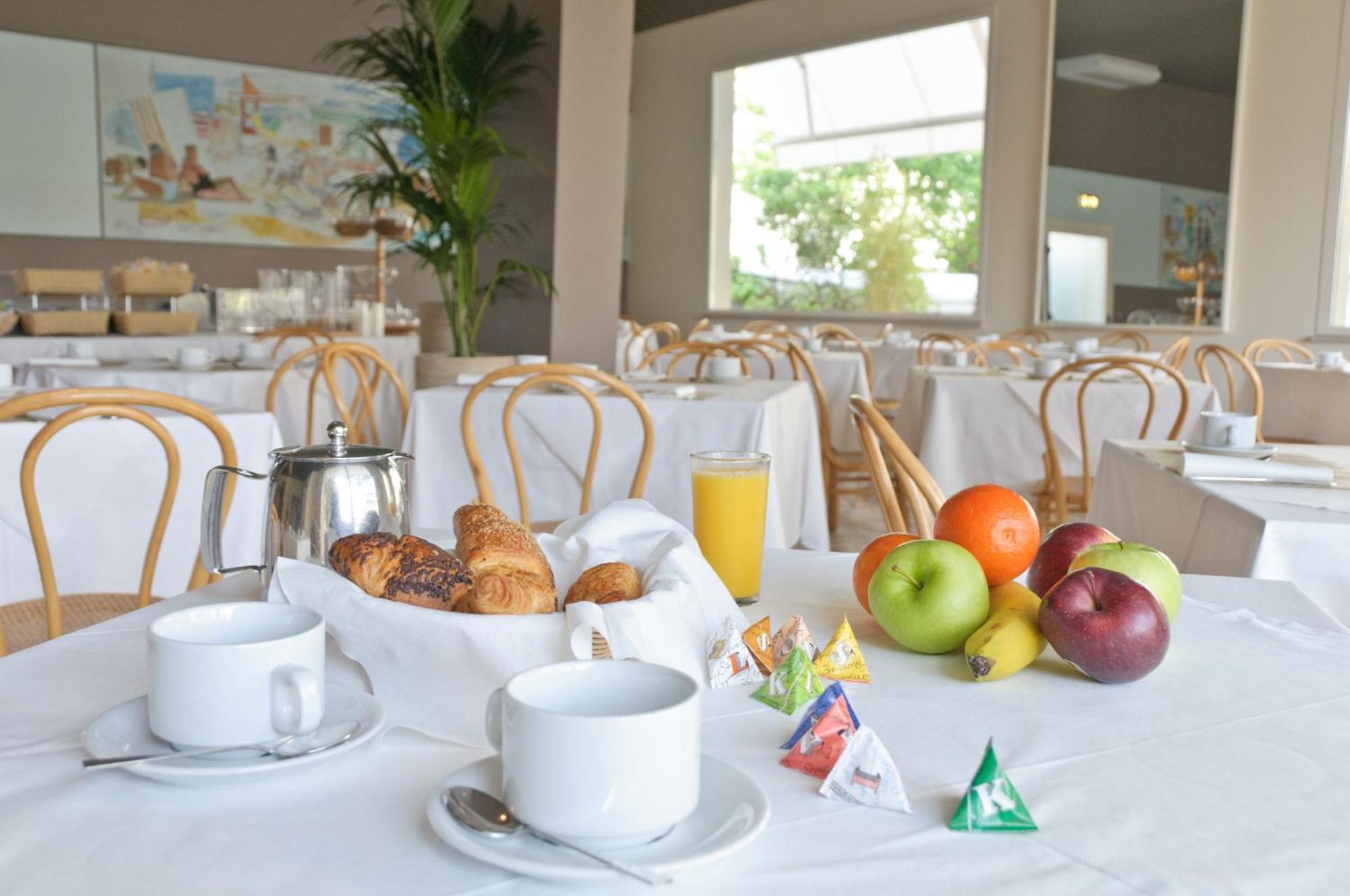 Trionfal - Fronte Mare - Vicinissimi Al Centro Hotel 3*