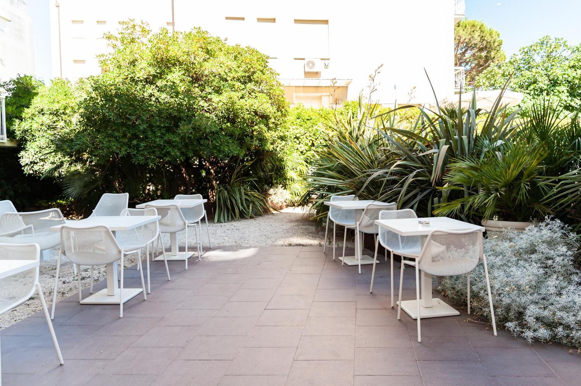 Hotel Trionfal - Fronte Mare - Vicinissimi Al Centro