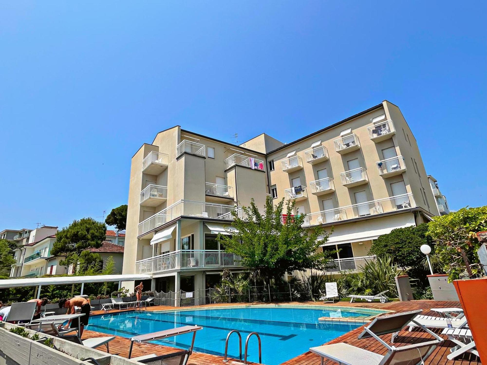 Trionfal - Fronte Mare - Vicinissimi Al Centro Milano Marittima