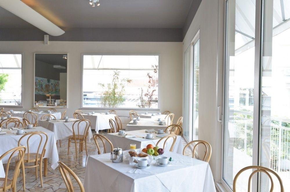 Trionfal - Fronte Mare - Vicinissimi Al Centro Hotel Milano Marittima
